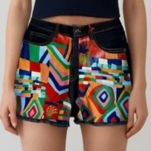 Vanguard Women’s Black Abstract Print Denim Shorts